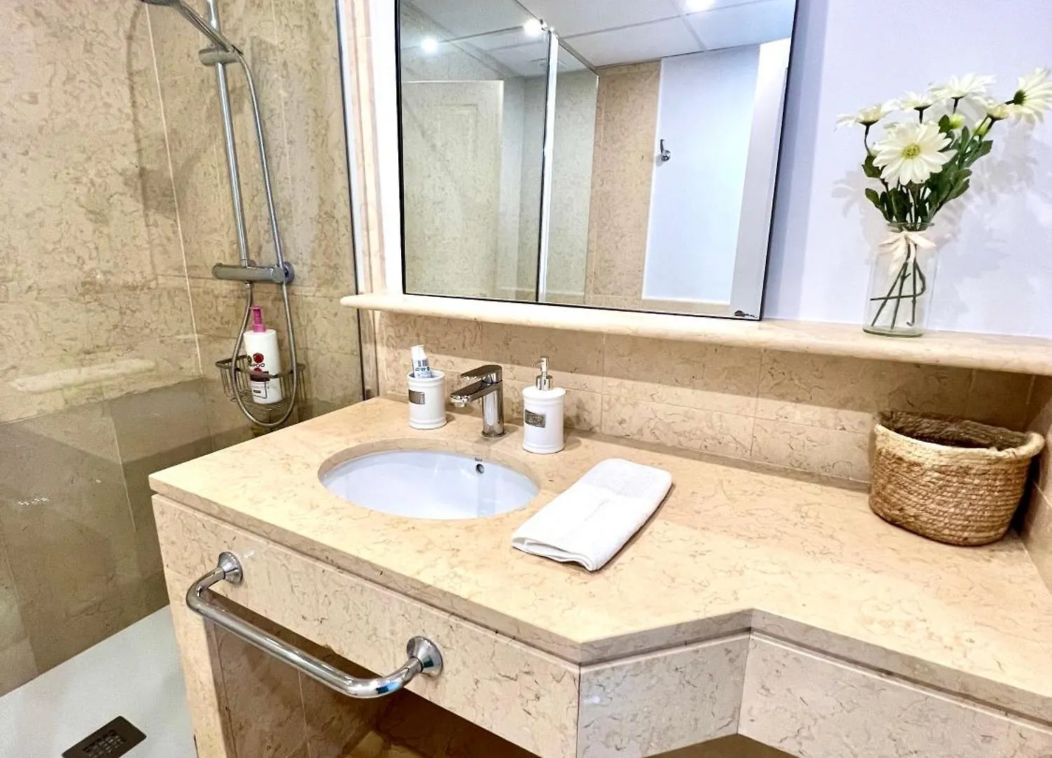 Luxury Apartment Marina De Sotogrande Playa Y Jardin San Roque  Spain
